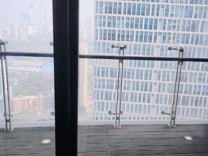 Room in 3 BHK Apartment at Lodha World Crest, Worli – for Rent