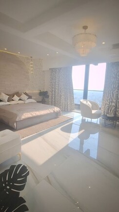 3 BHK + Pooja Room Apartment For Sale in Bandra West