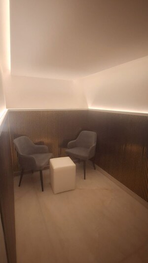 Team Area in 3 BHK Apartment at Bandra West – for Sale