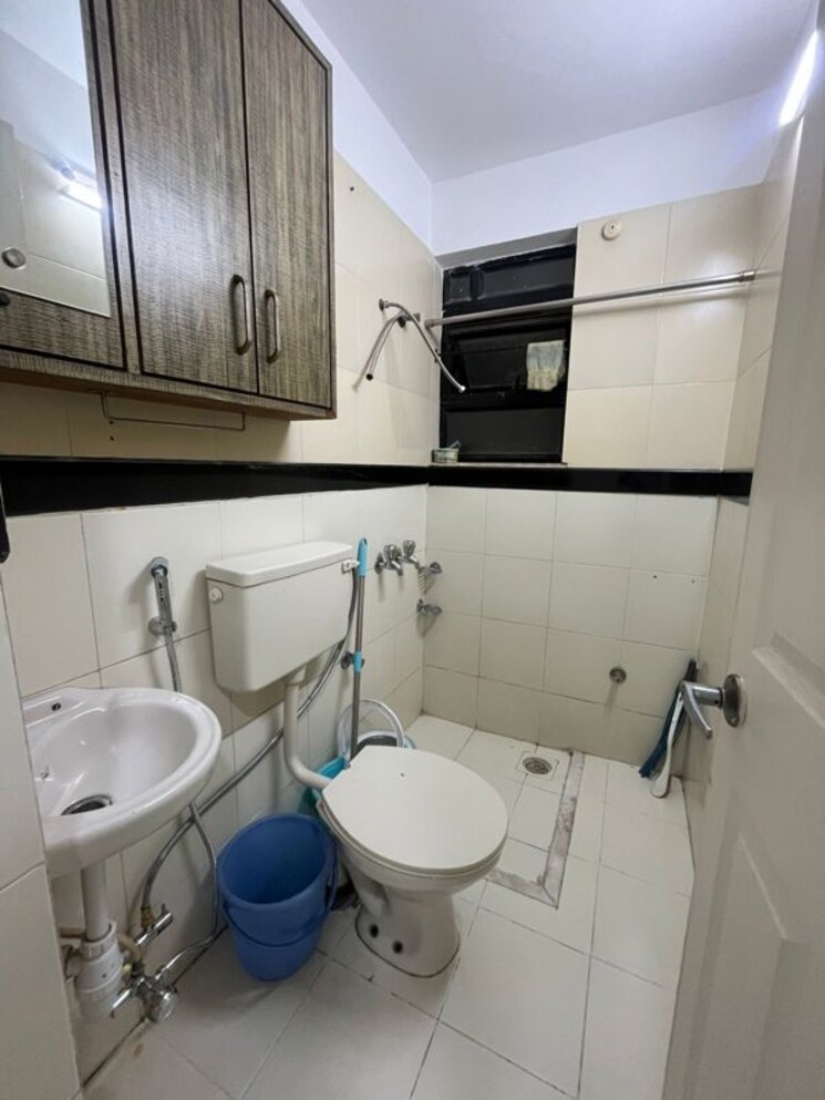Bathroom, clover-acropolis 2 Bedroom 1430 Sq.Ft. Apartment In Viman Nagar Pune 9508504