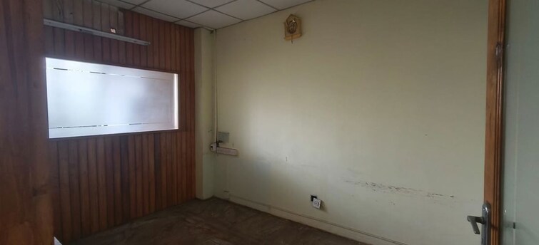 Room, ernakulam Commercial Office Space 1700 Sq.Ft. In Ernakulam Kochi 9979099
