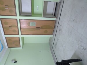 Furnished Amenities in 2 BHK Builder Floor at Tulip Mall, Sector 46 – for Rent