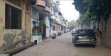  Office Space – Exterior View View at Hazratganj - for Rent