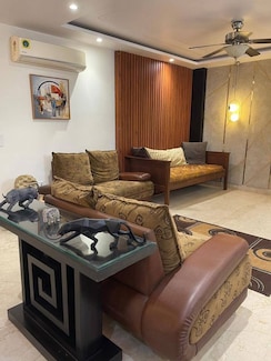1 BHK + Pooja Room Apartment For Rent in Sector 19