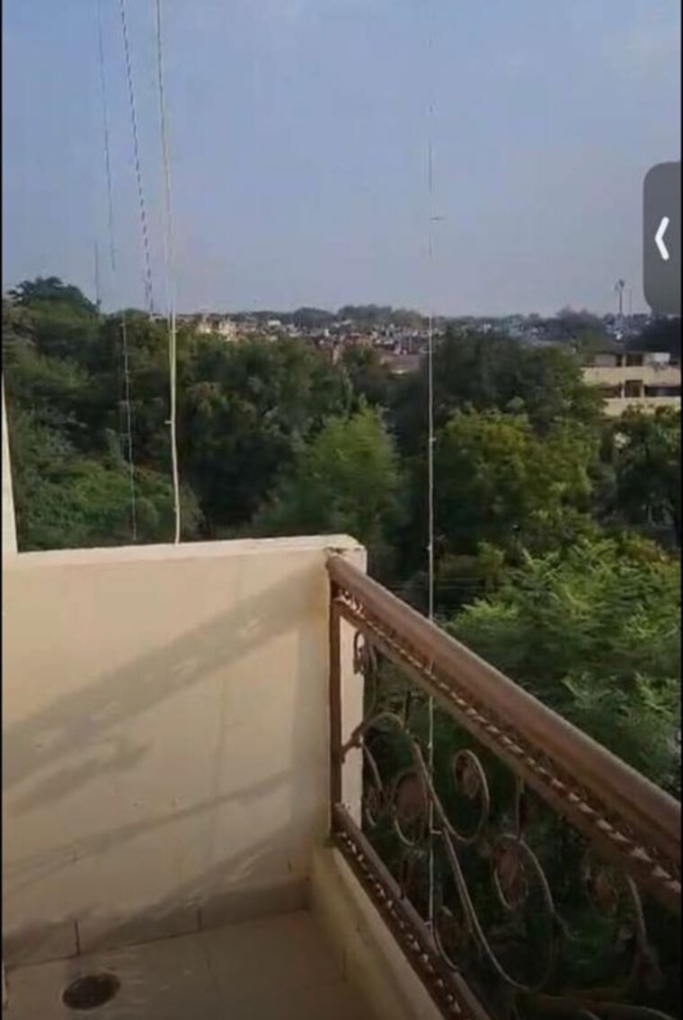 Balcony, hazratganj 2 Bedroom 900 Sq.Ft. Apartment In Hazratganj Lucknow 9978795
