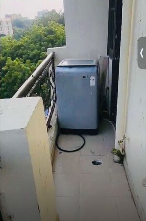 Team Area in 2 BHK Apartment at Hazratganj – for Sale