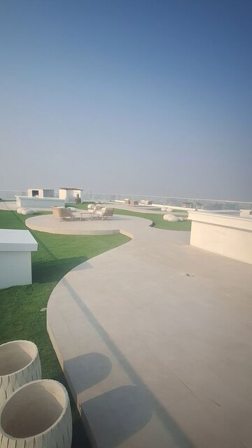 Swimming Pool in 3 BHK Apartment at DLH Signature, Bandra West – for Sale