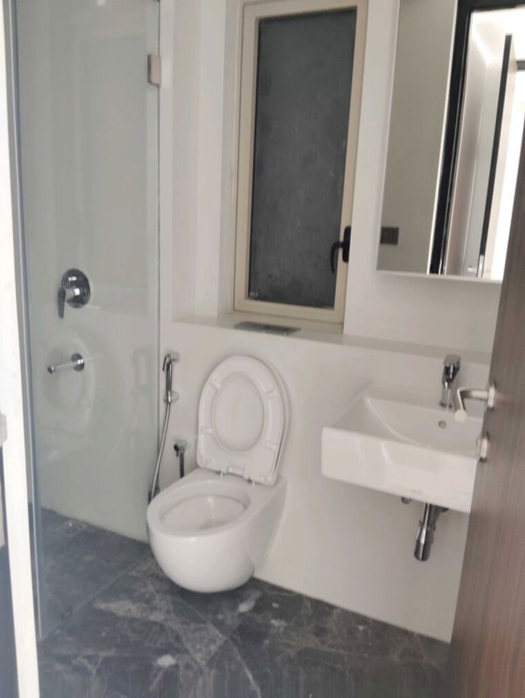 Bathroom, lodha-marquise 4 Bedroom 1560 Sq.Ft. Apartment In Worli Mumbai 9979119
