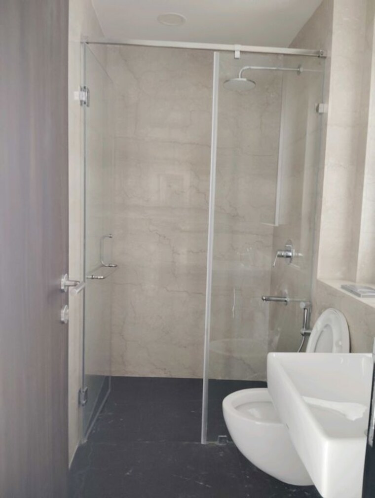 Bathroom, lodha-marquise 4 Bedroom 1560 Sq.Ft. Apartment In Worli Mumbai 9979119