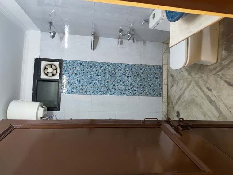 Bathroom, rwa-apartments-sector-41 2 Bedroom 130 Sq.Mt. Builder Floor In Sector 41 Noida 9979128