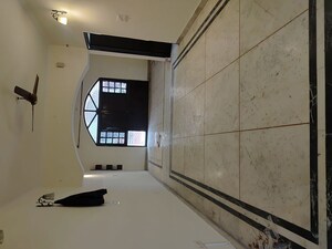 Building Lobby in 2 BHK Builder Floor at RWA Apartments Sector 41, Sector 41 – for Rent