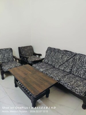 Bedroom in 1 BHK Builder Floor at RWA Apartments Sector 52, Sector 52 – for Rent