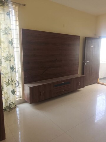 Room in 3 BHK Apartment at Kokapet – for Rent