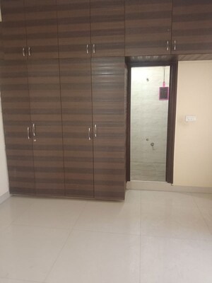 Room in 3 BHK Apartment at Kokapet – for Rent