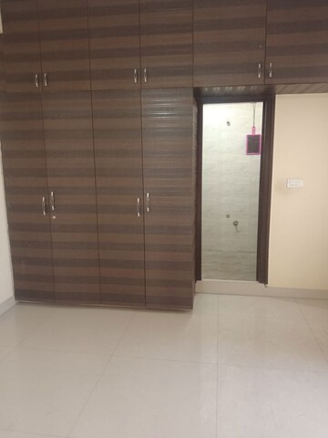 Room in 3 BHK Apartment at Kokapet – for Rent