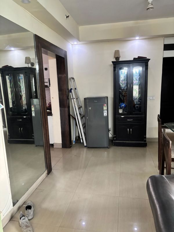 2 BHK + Pooja Room Apartment For Rent in Amrapali Sapphire