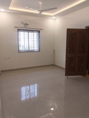 Room in 3 BHK Apartment at Kokapet – for Rent