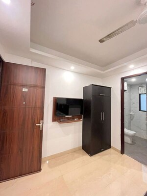 Room in 2.5 BHK Apartment at Sector 19 – for Rent