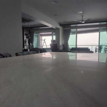 Room in 3 BHK Apartment at Queens Court Worli, Jijamata Nagar – for Sale