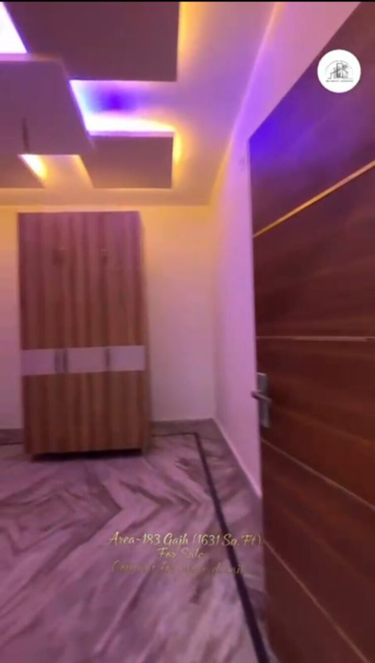 Room, shatabdi puram 5 Bedroom 189 Sq.Yd. Independent House In Shatabdi Puram Ghaziabad 9979179