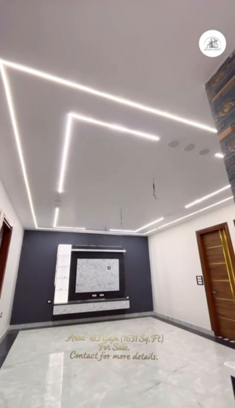 Room, shatabdi puram 5 Bedroom 189 Sq.Yd. Independent House In Shatabdi Puram Ghaziabad 9979196