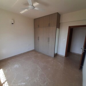 Room in 3.5 BHK Apartment at Prestige Woodland Park, Cooke Town – for Rent