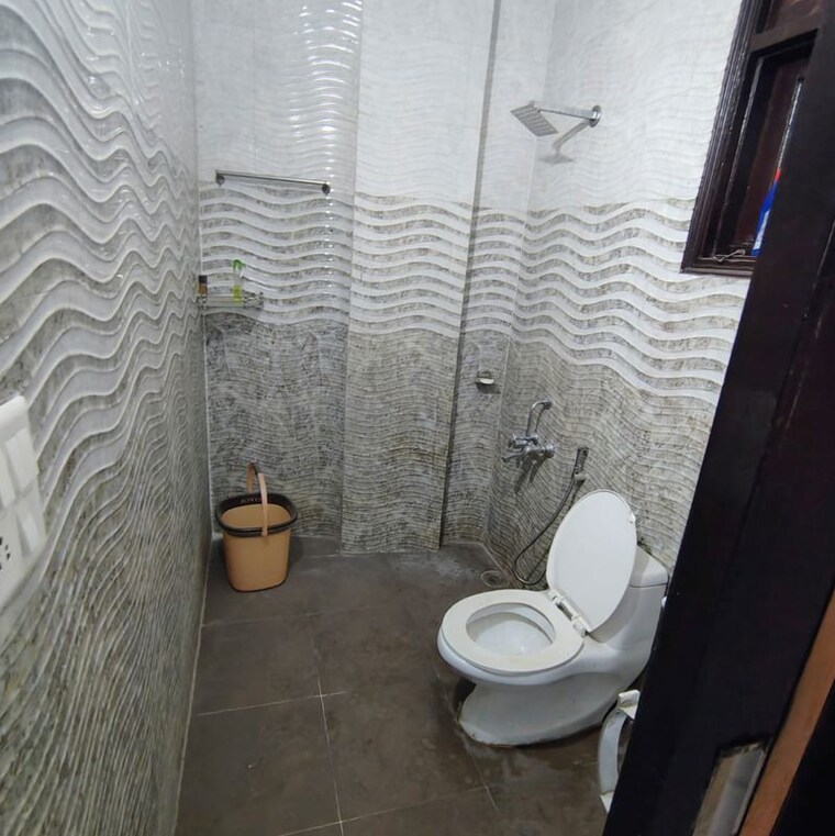 Bathroom, malviya nagar 1 Bedroom 600 Sq.Ft. Builder Floor In Malviya Nagar Delhi 9979212
