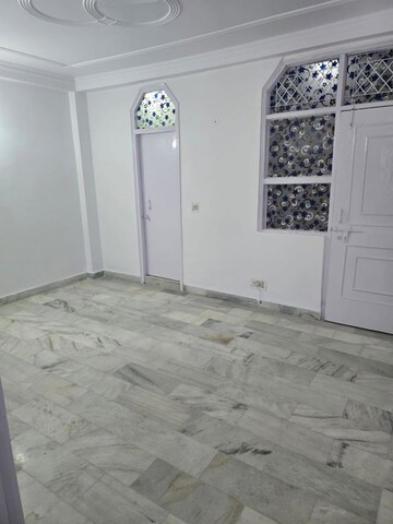 Room in 3 BHK Builder Floor at Zakir Nagar – for Sale