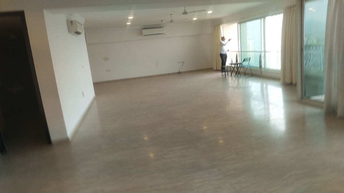 3 BHK + Study Room,Extra Room Apartment For Sale in Hiranandani Gardens Valencia