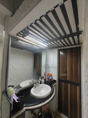 Master Bedroom in 2 BHK Apartment at Andheri West – for Rent