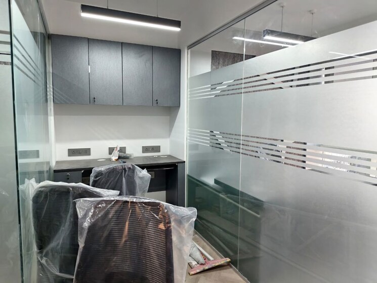 Team Area, bhoomi-9-business-bay Commercial Office Space 615 Sq.Ft. In Malad West Mumbai 9979299