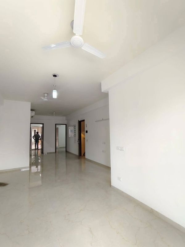 3 BHK + Extra Room Apartment For Rent in Smart World Orchard