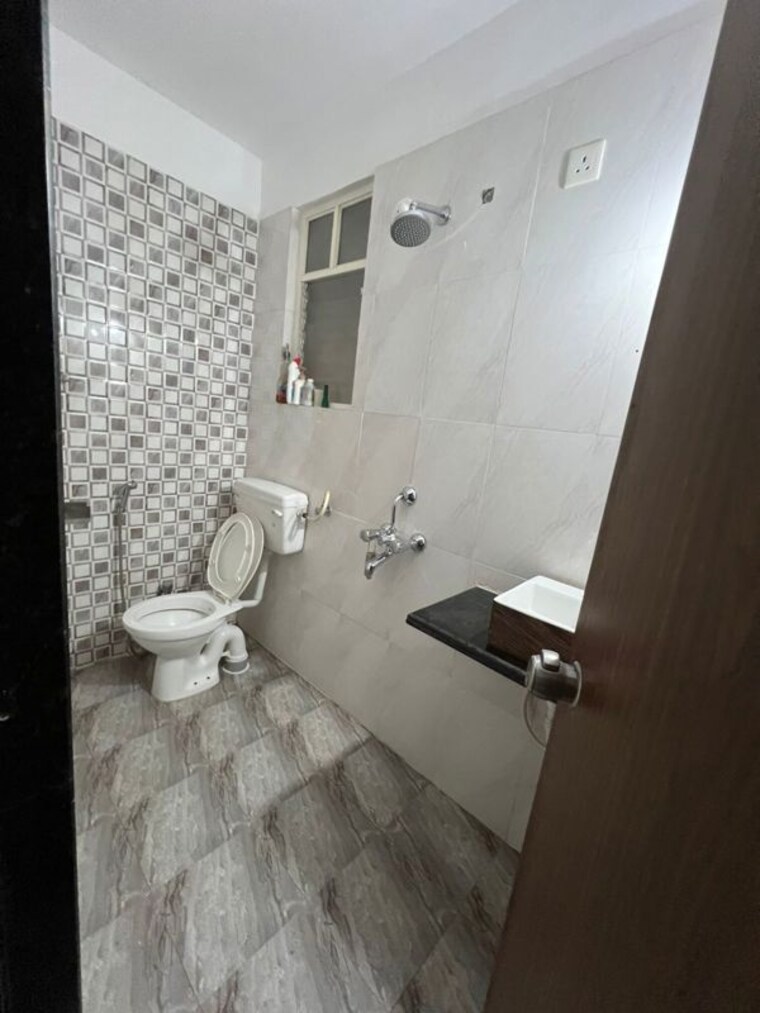 Bathroom, lohgaon 2 Bedroom 729 Sq.Ft. Apartment In Lohgaon Pune 9979320