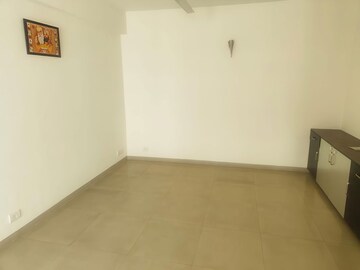 Room in 3 BHK Apartment at CHD Avenue 71, Sector 71 – for Rent