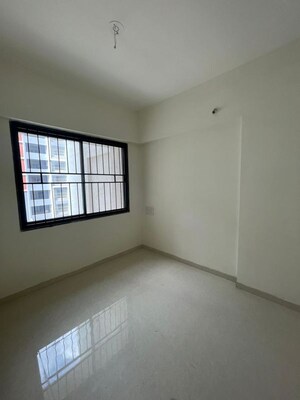 Room in 2.5 BHK Apartment at Kohinoor Viva City, Dhanori – for Sale