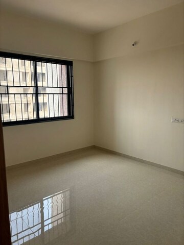 Room in 2.5 BHK Apartment at Dhanori – for Rent