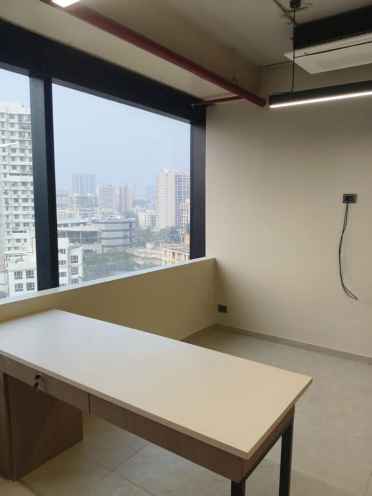 Team Area, business-park Commercial Office Space 484 Sq.Ft. In Malad West Mumbai 9979355