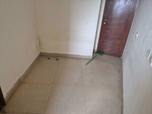 Room in 4 BHK Apartment at Jaypee Greens Kalypso Court, Sector 128 – for Rent
