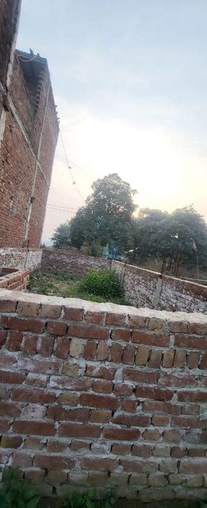  Plot For Sale in Dlf Ankur Vihar