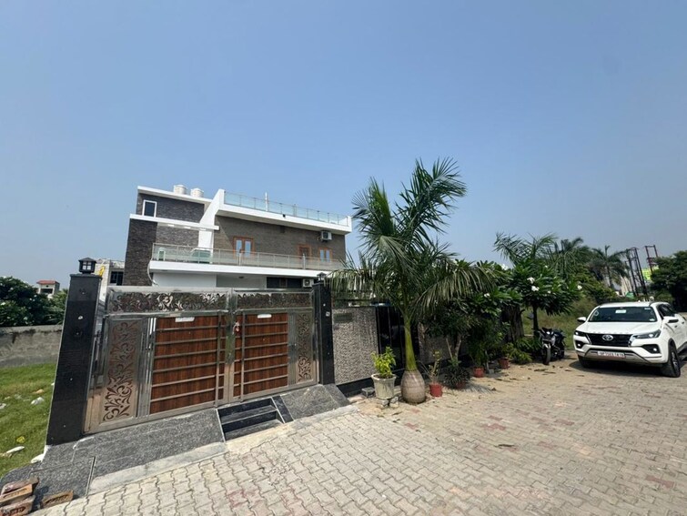 Exterior View, pallavpuram 5 Bedroom 380 Sq.Yd. Villa In Pallavpuram Meerut 9979406