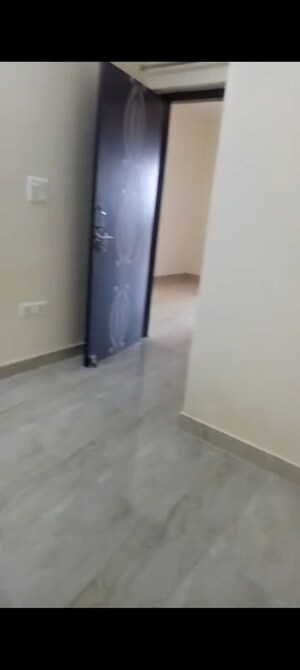 Room in 2.5 BHK Apartment at Sarita Vihar – for Rent