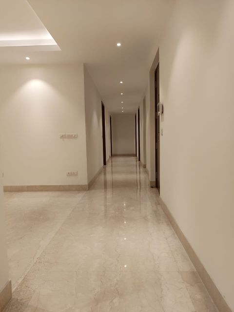 4 BHK + Servant Room 4100 Sq.Ft. Builder Floor in DLF Queens Court