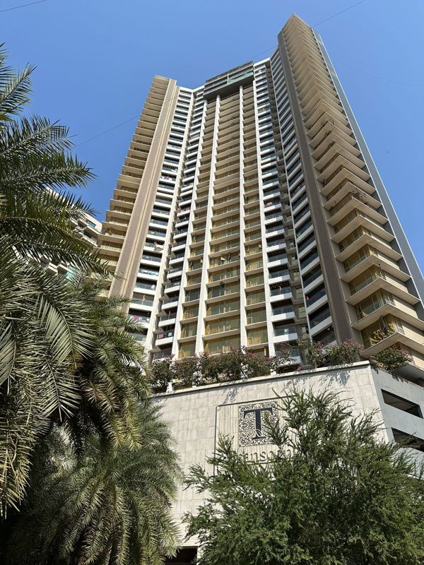2 BHK + Pooja Room Apartment For Sale in Lokhandwala Complex