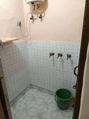 Bathroom in 1 RK Apartment at Varun Enclave, Sector 28 – for Rent