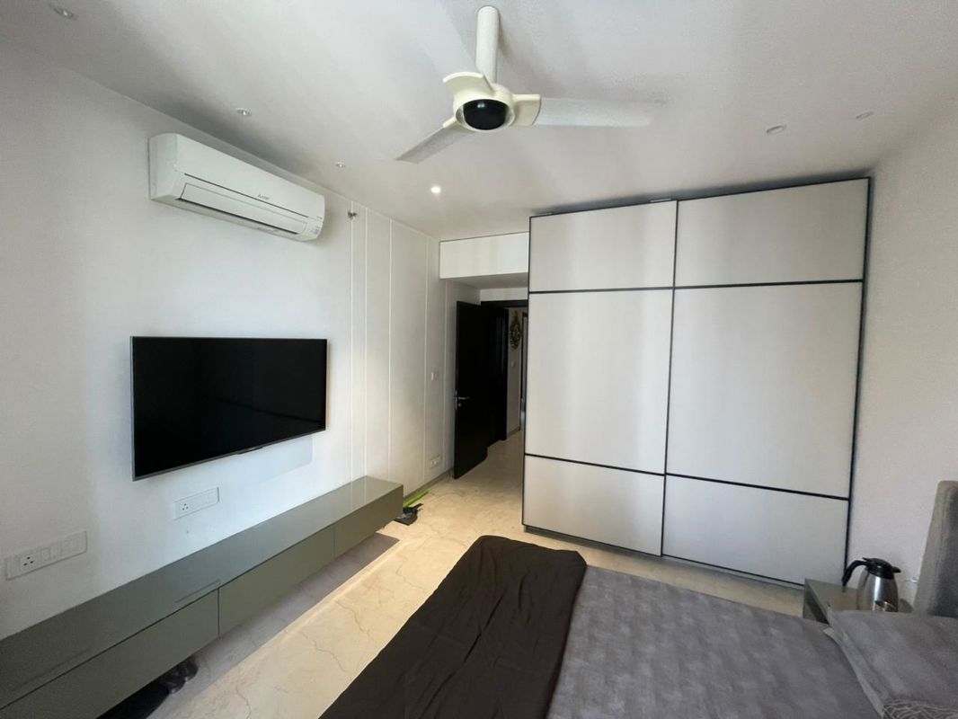3 BHK Apartment For Sale in Oberoi Realty Esquire