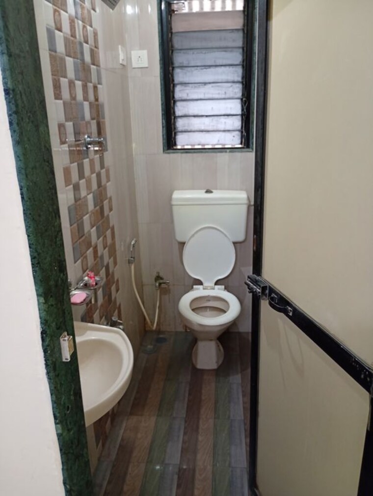 Bathroom, shraddha-autumn-park 1 Bedroom 386 Sq.Ft. Apartment In Kanjurmarg East Mumbai 9979431