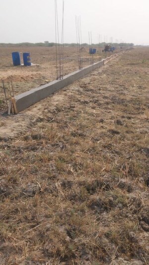  Plot For Sale in BPTP Parklands, Sector 76