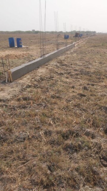  Plot For Sale in BPTP Parklands, Sector 76