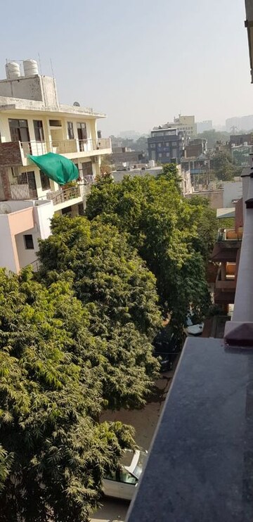 1 RK Apartment – Garden View at Sector 14 - for Rent