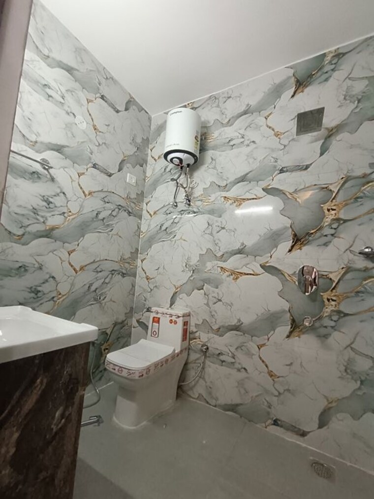 Bathroom, sector 57 3 Bedroom 1700 Sq.Ft. Builder Floor In Sector 57 Noida 9979453
